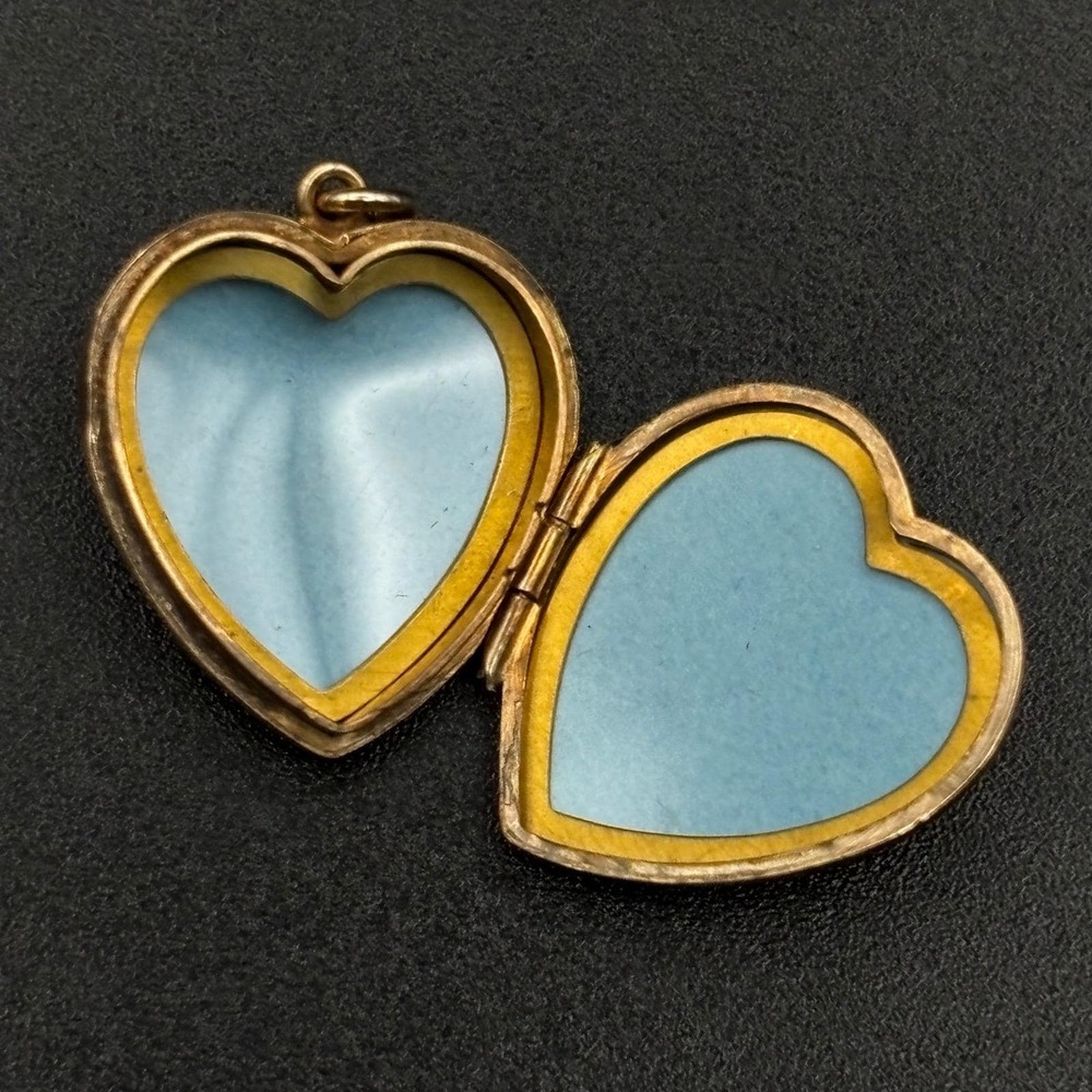 Vintage Rolled Gold Heart Photo Locket Etched Floral Gold Tone 0.85" - Picture 5 of 10